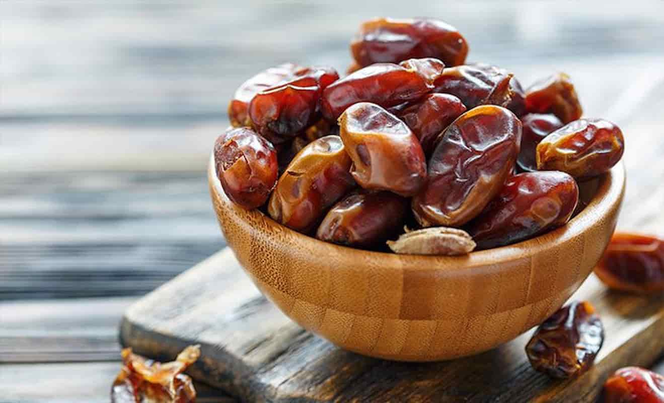 خرما زاهدی تازه تجربه‌ای از طراوت و انرژی طبیعی
